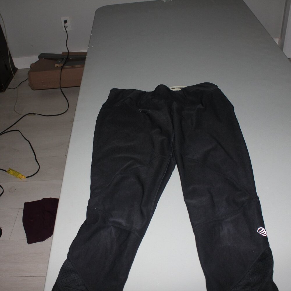 Black MPG Running Capris Size Medium